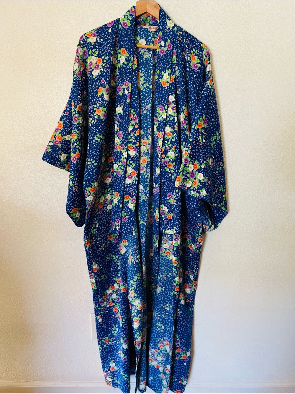 Marukyo Kyoto Japanese Kimono Vintage Blue Floral with Belt Length 57”